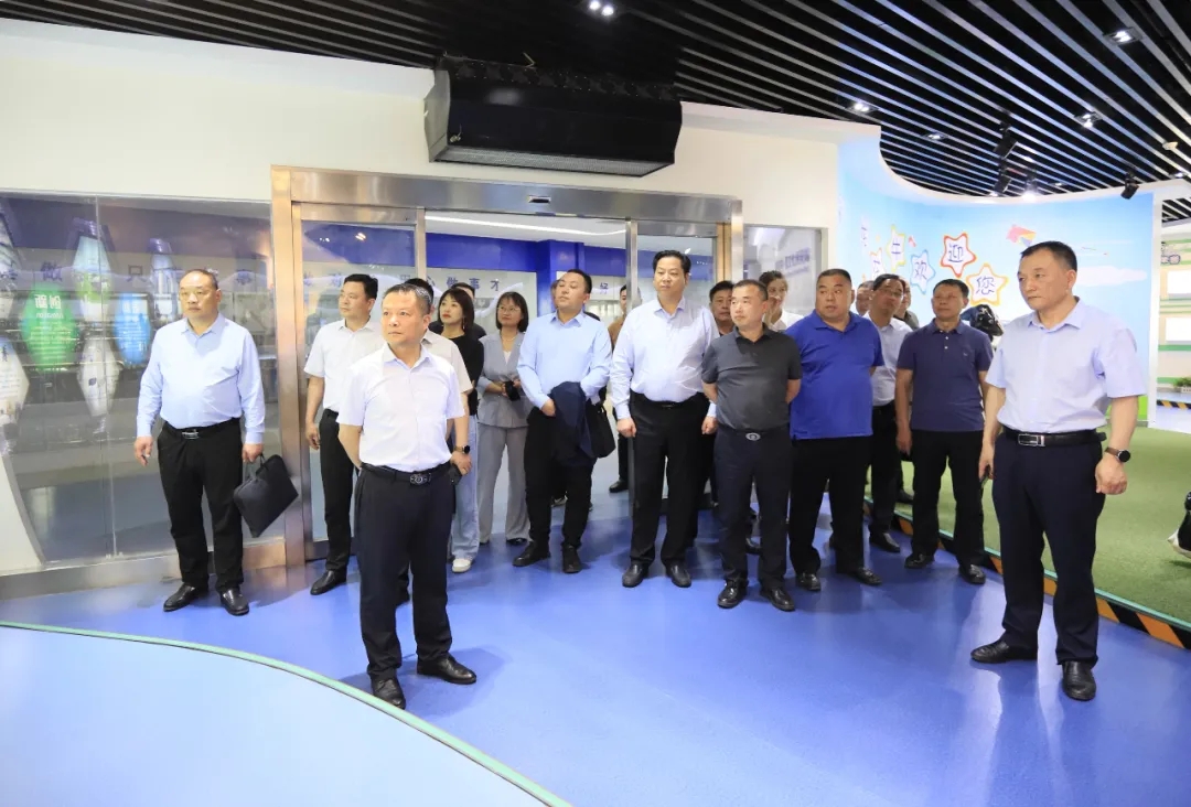 供銷聯(lián)動，創(chuàng)新共贏丨河南農(nóng)投集團內(nèi)部業(yè)務(wù)協(xié)同交流會在花花牛乳業(yè)集團順利召開