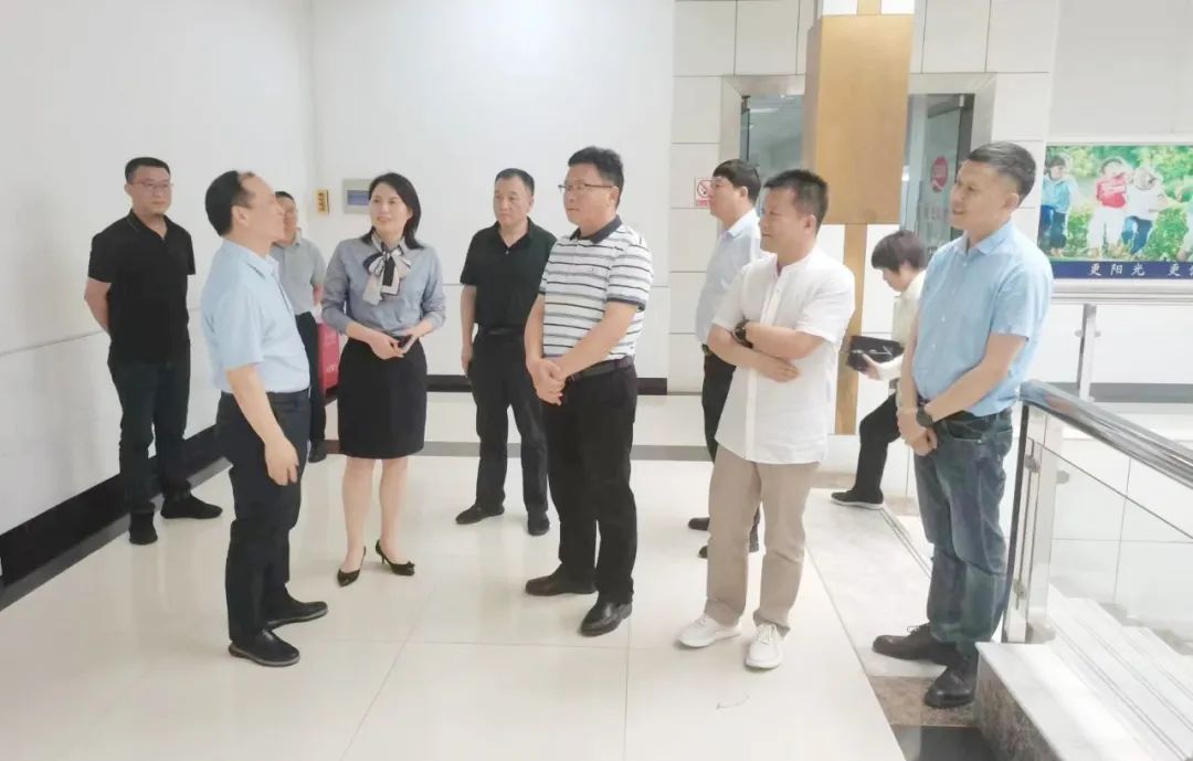 參觀拓思路 交流促發(fā)展 | 集團(tuán)領(lǐng)導(dǎo)參加中乳協(xié)第二十九次年會暨中國(國際)乳業(yè)技術(shù)博覽會并到江西陽光乳業(yè)參觀座談 參觀拓思路 交流促發(fā)展 | 集團(tuán)領(lǐng)導(dǎo)參加中乳協(xié)第二十九次年會暨中國(國際)乳業(yè)技術(shù)博覽會并到江西陽光乳業(yè)參觀座談