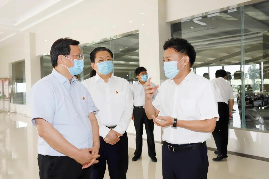 快訊 | 河南省委常委、省紀委書記、省監(jiān)委主任任正曉蒞臨花花牛乳業(yè)集團新蔡瑞亞牧場調(diào)研