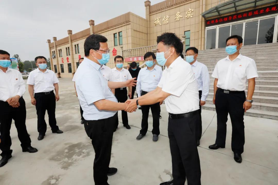 快訊 | 河南省委常委、省紀委書記、省監(jiān)委主任任正曉蒞臨花花牛乳業(yè)集團新蔡瑞亞牧場調(diào)研