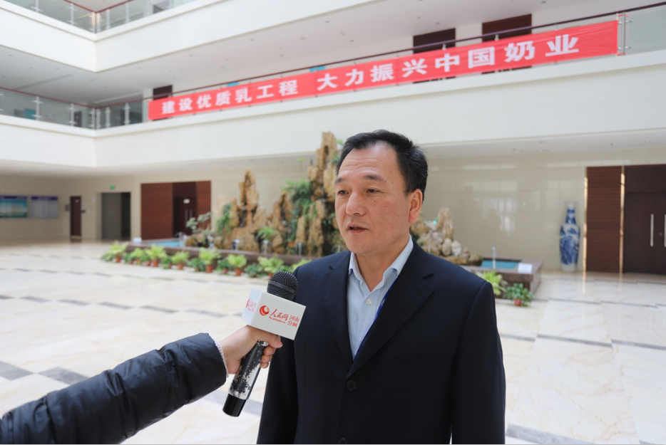振興中國奶業(yè)，花花牛在行動