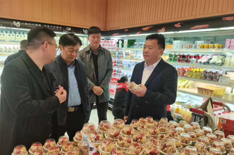 走訪調(diào)研拓市場 凝心聚力謀發(fā)展--花花牛乳業(yè)集團黨委書記、董事長唐洪峰一行走訪銷售終端